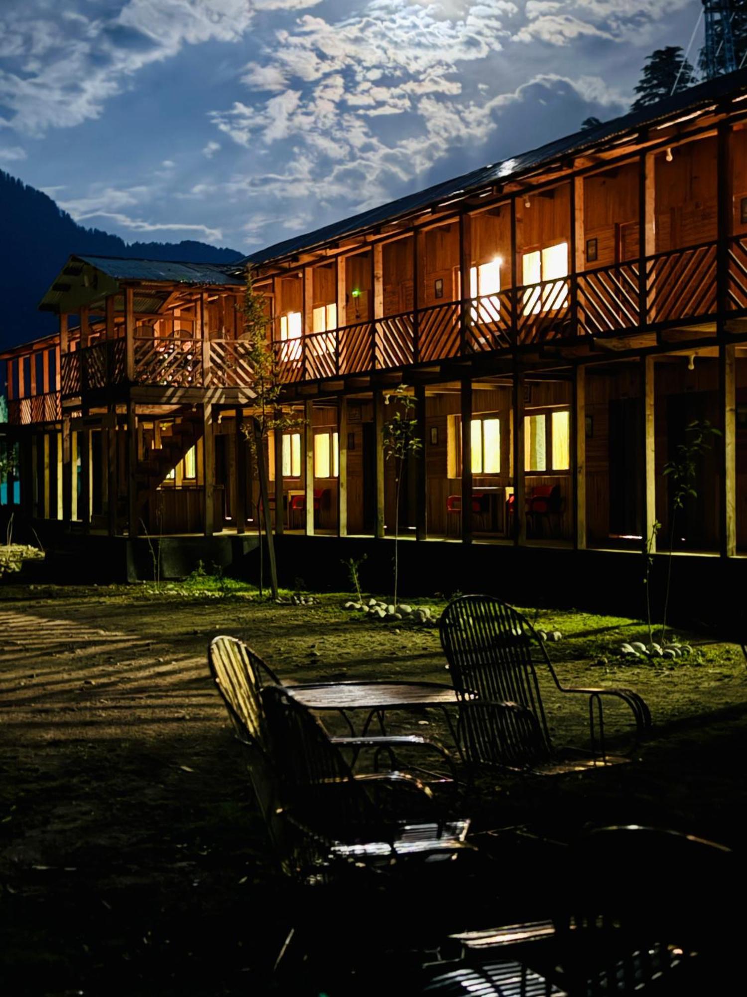 Wyndham Heritage Hotel & Resort Sharda Shardi Exterior foto