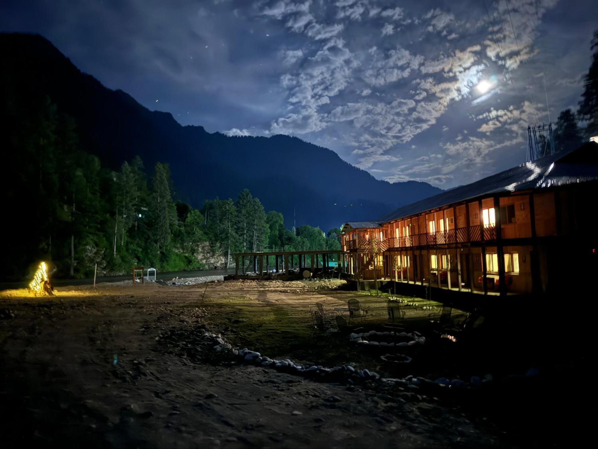 Wyndham Heritage Hotel & Resort Sharda Shardi Exterior foto